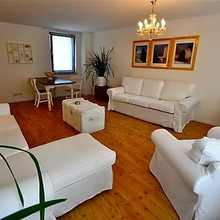 אורחן Hamm The Unique Boutique 3*